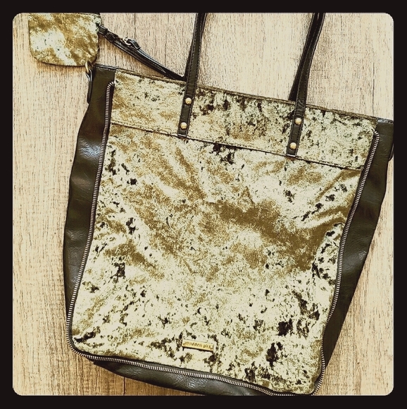 🍀MADDEN GIRL Green Velvet Bag/Tote with Coin Purse 🍀 - Picture 6 of 7